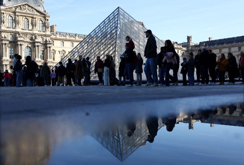 French police make more arrests in Louvre heist investigation