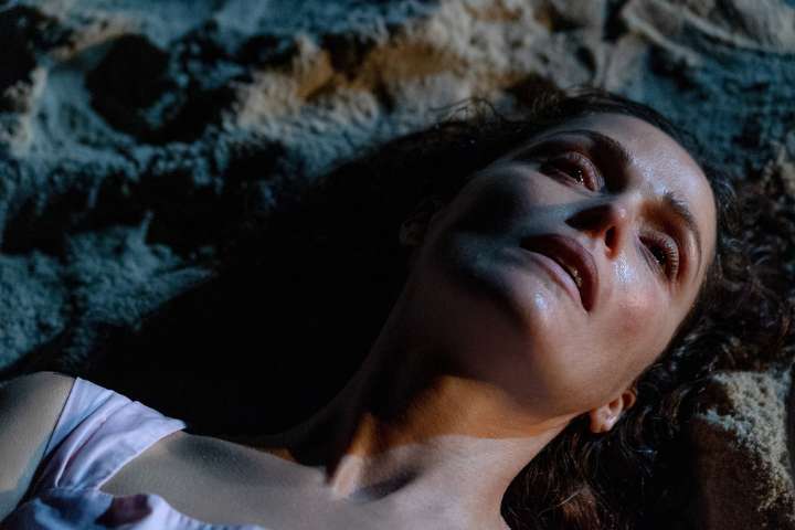 Movie Review: Rose Byrne goes deep and dark as an overburdened mom in 'If I Had Legs I'd Kick You'