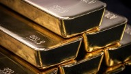 Gold rallies ₹1,950 to record high of ₹1,27,950 per 10g in Delhi