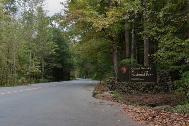 Despite federal shutdown, local and state funds keep Great Smoky Mountains National Park open