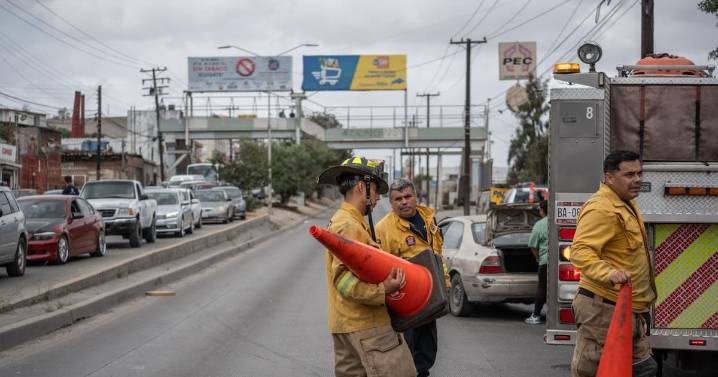 Accidente entre motocicleta y auto deja un lesionado en bulevar Díaz Ordaz