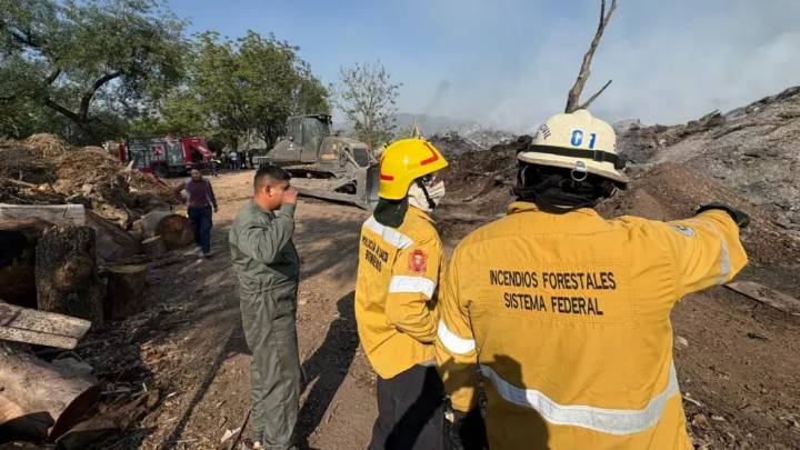 Incendio en la planta de San Lorenzo: Se realizan tareas de enfriamiento