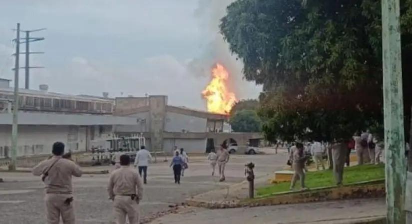 Cinco militares lesionados por incendio en gasoducto de Pemex en Chiapas