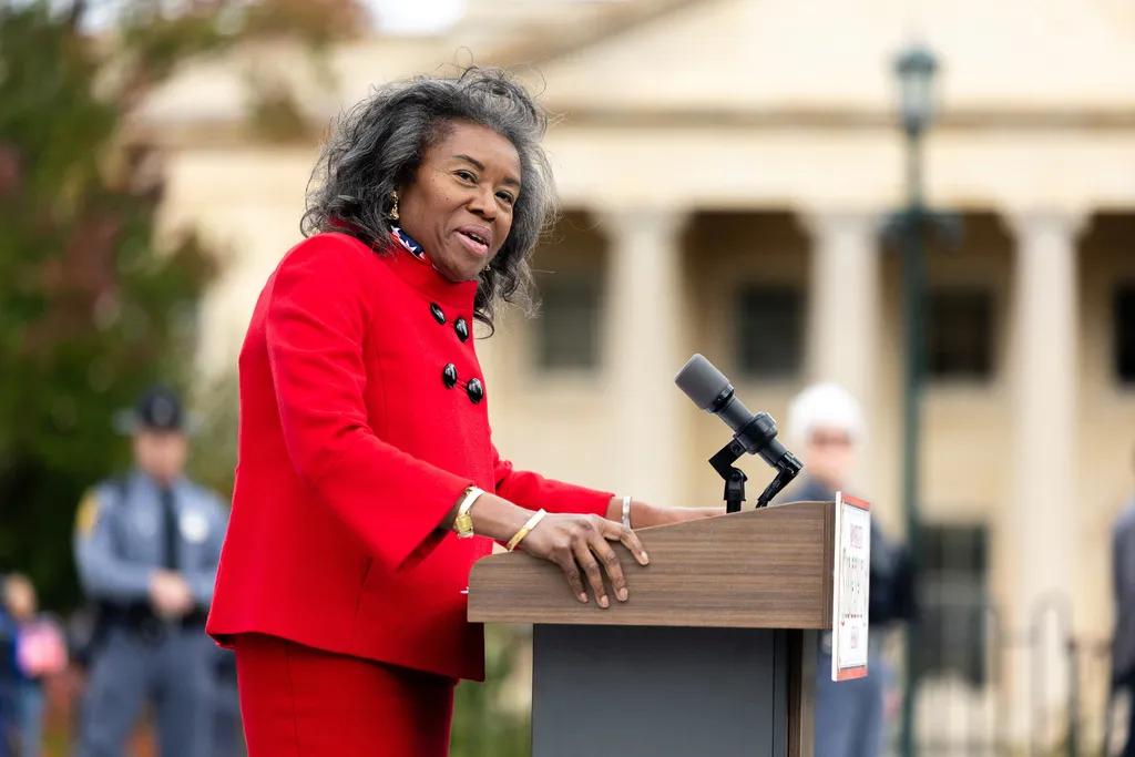 Earle-Sears campaign bus catches fire ahead of Rockingham rally