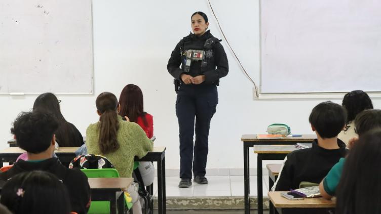 Cobach 9 recibe pláticas para prevenir adicciones entre jóvenes
