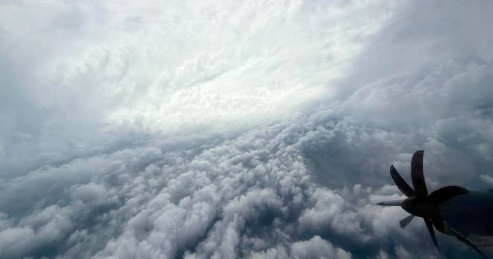 (VIDEOS) Así suena el ‘rugido’ del huracán ‘Melissa’; toca tierra en Jamaica con vientos de 300 km/h