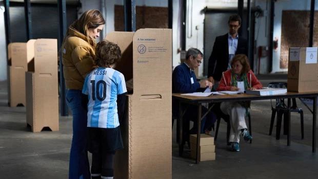 Expectativa por el escrutinio definitivo, que podría cambiar el resultado en ocho provincias