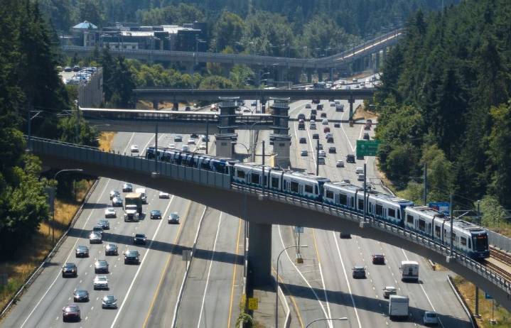 Light rail disruptions persist. Should you still ride a train to Sea