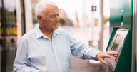 Confirmado jubilados | Estados Unidos ofrece una tarjeta para recibir automáticamente hasta 5,000 dólares: cuáles son los requisitos para tramitarla