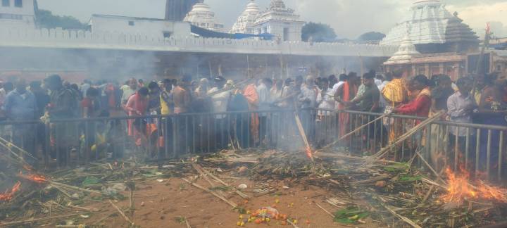Thousands throng Puri’s Jagannath temple to offer ‘Paya Shraddha’ on Diwali