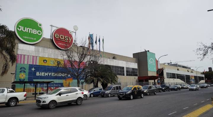Costantini ganó la subasta. Qué pasará con el Jumbo y el shopping  que está sobre la avenida Bullrich en Palermo