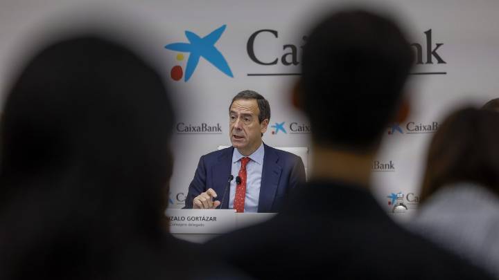 CaixaBank descarta lanzar una opa en España o en el exterior, pero reclama una legislación "más fácil y rápida"