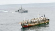 Videos de la Armada muestran fiscalización a flota china frente a las costas de Iquique