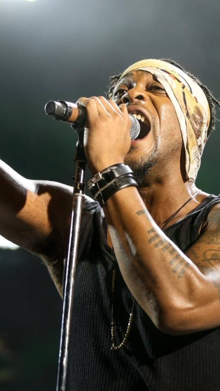 Grammy-winning singer D’Angelo dies at 51
