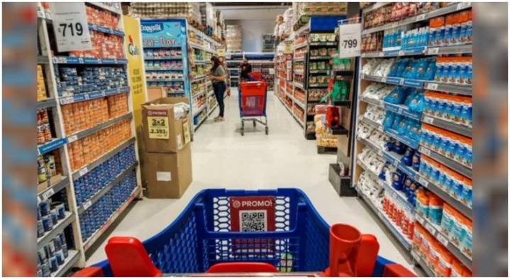 El consumo masivo se desplomó 4,4% en septiembre, arrastrado por la caída de los supermercados