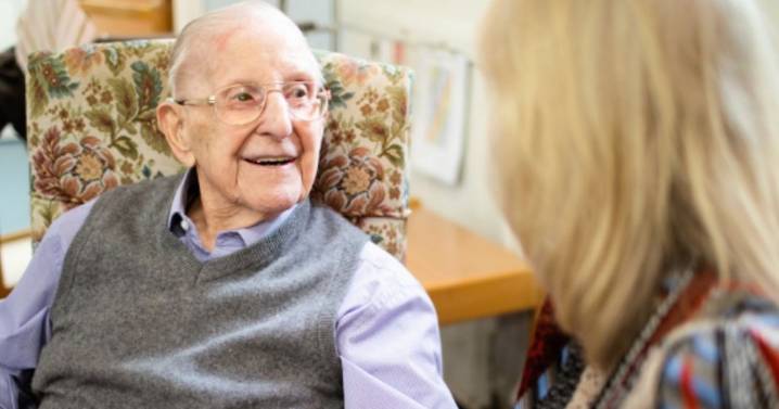 Bonus £300 payments announced for state pensioners who are over age 66