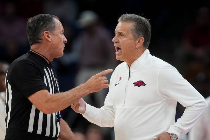 Deadspin | John Calipari eyes No. 14 Arkansas' potential with Southern up first