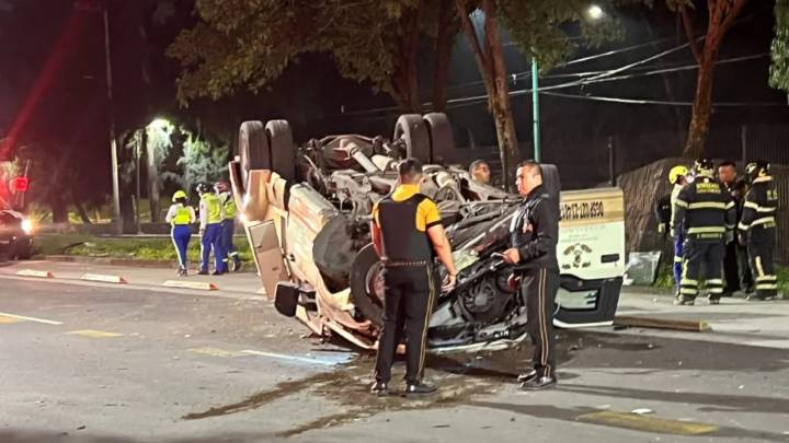 Caos en Insurgentes Sur tras volcadura de camioneta de valores