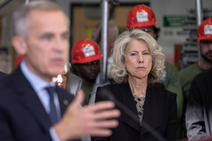 Head of new Major Projects Office sidesteps awkward questions in first committee appearance