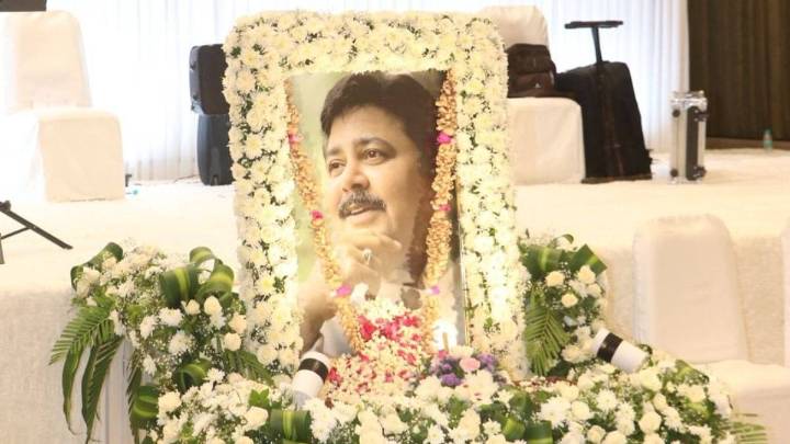Satish Shah Prayer Meet: Sarabhai Actors, Film And TV Stars Attend Entertainment News