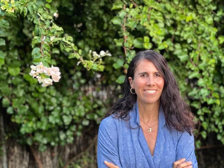 Cristina Estébanez, filóloga: “El problema que tenemos es que hemos convertido las pantallas en una escuela de vida”