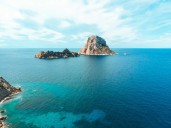Ibiza en octubre: la isla blanca revela su cara más auténtica