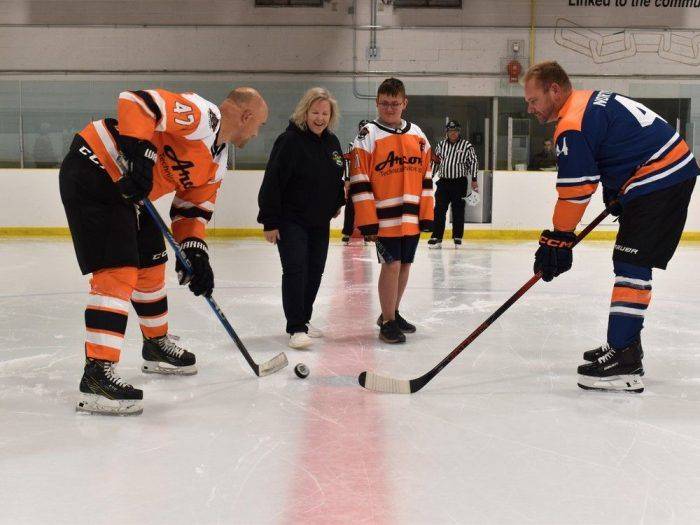 New Strathcona County 35-plus hockey league launches, celebrates icon