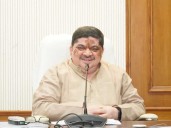 Ponnam Prabhakar urges Ministry of Defence to clear SCB’s Rs 1000 Cr dues