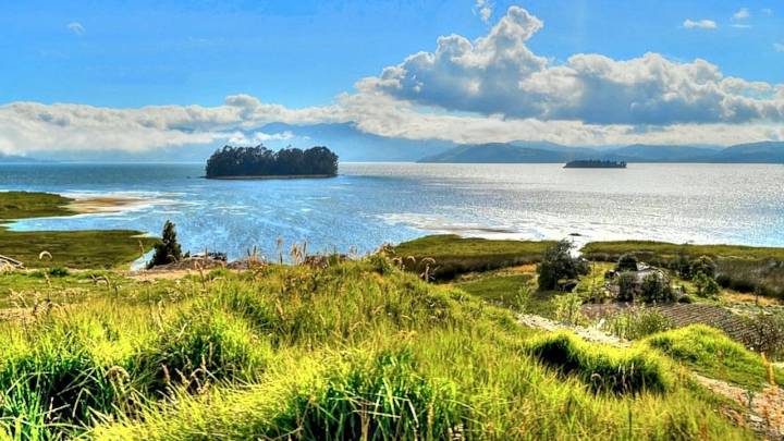 Los tres pueblos que rodean el lago más grande de Colombia, ¿ya conoce alguno?