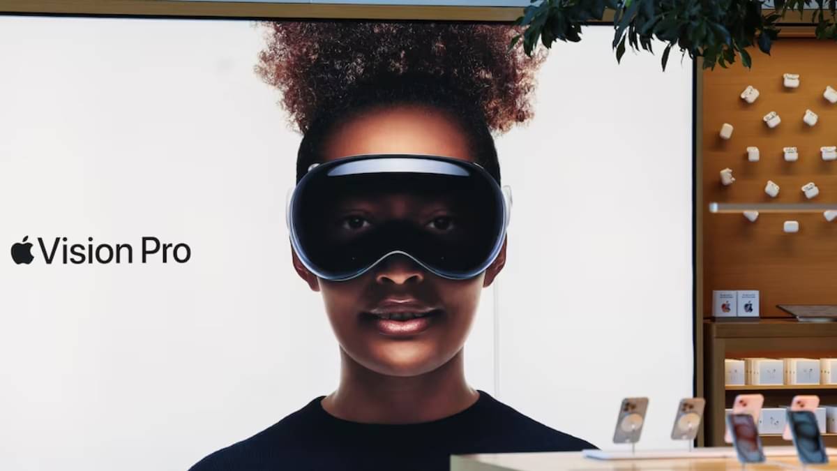 Don’t Expect a Cheaper Vision Pro Soon, As Apple Prioritises AI Glasses Tech News