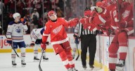 NHL roundup: Red Wings net fifth-straight win with 4