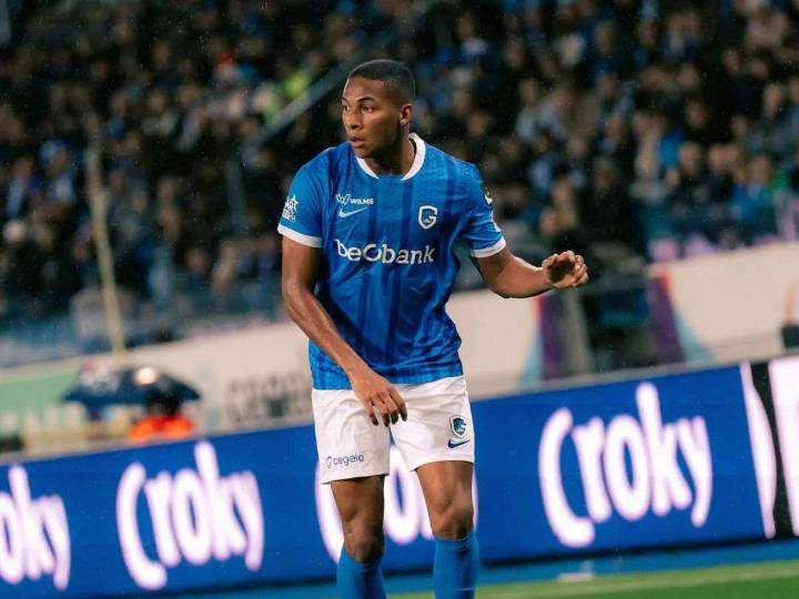 Adrián Palacios brilló en triunfo del Genk