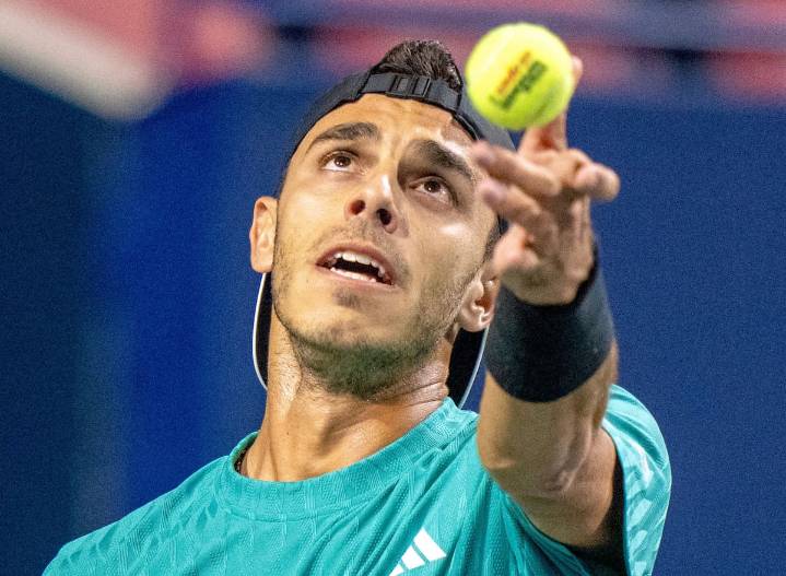 TV y streaming del jueves. Cerúndolo enfrenta a Sinner en París y Lanús ante Universidad de Chile por la Copa Sudamericana