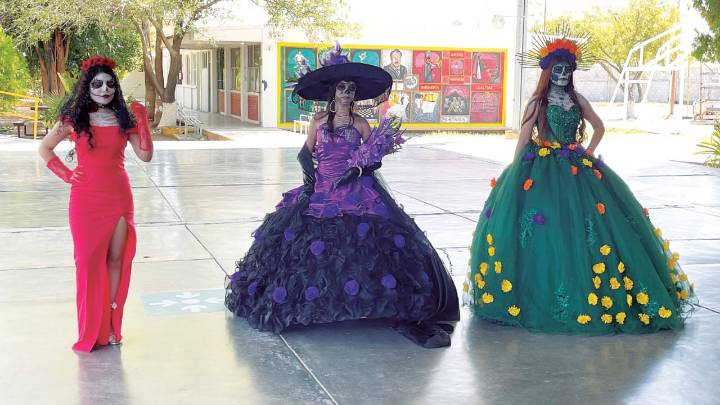 Hacen ‘macabro’ desfile en el explanada del Cobat 01