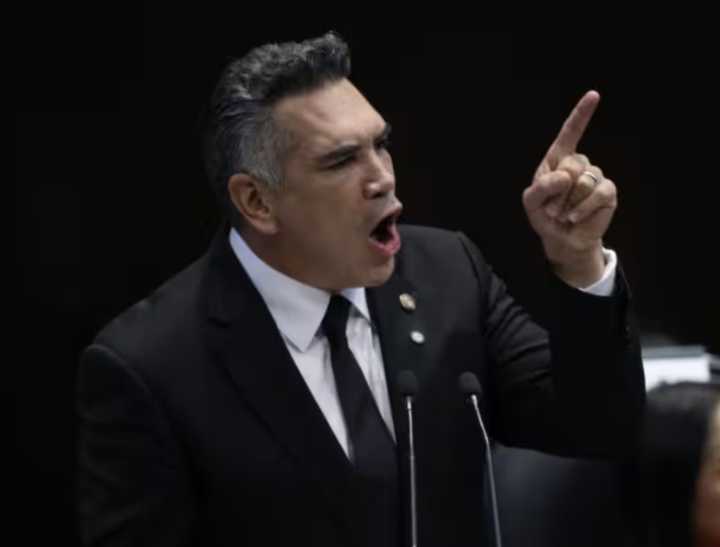 ‘Alito’ Moreno acusa a Morena de financiar a televisora venezolana en sexenio de AMLO