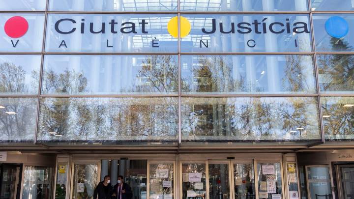 Extorsiona bajo amenazas a un putero que preguntó por los servicios de una trabajadora sexual