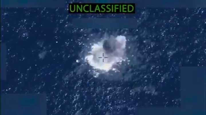 EU ataca botes en el Pacífico y mueren 14 personas; México asegura a un sobreviviente