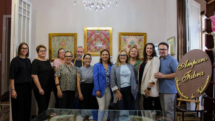 La JCF contrata una indumentarista de prestigio para hacer los trajes de la corte infantil que se habían quedado "colgados"