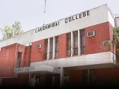 Acid attack on student of Laxmibai College of Delhi:Victim's both hands suffer severe burns; search ffor three suspects underway