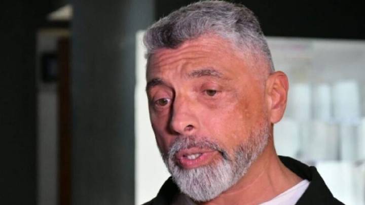 Un concejal libertario fue agredido en una manifestación de taxistas y debió ser rescatado por la policía