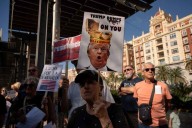 “No a los Reyes”: marchan en varias ciudades de EU contra el gobierno de Trump