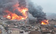 Feroz incendio consume viviendas en Pamplona Alta, SJM: 8 unidades de bomberos evitan propagación