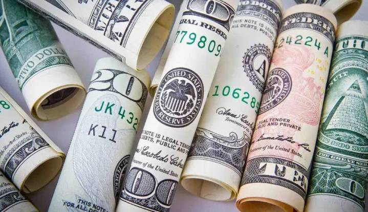Precio del dólar del 3 de noviembre sube mucho menos de un bolívar