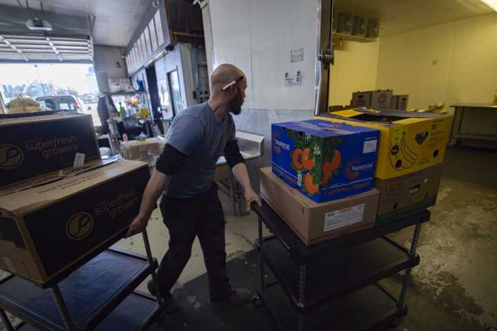 Charity alone can’t fill the gap if SNAP benefits lapse next month, Ark. food bank leaders warn