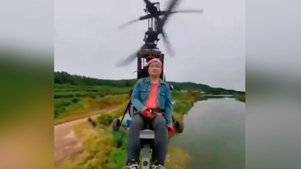 Tragedia en China: un influencer murió al estrellarse con un avión ultraligero casero durante una transmisión en vivo