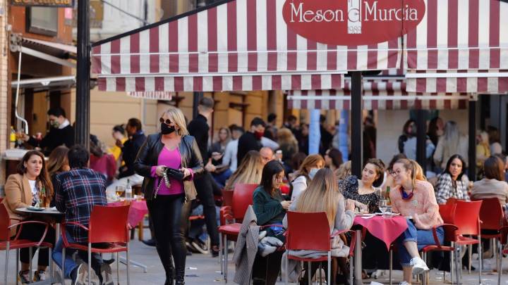 Nubes y temperaturas altas en un domingo sin lluvias en la Región de Murcia