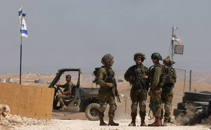 Ejército israelí ataca autobús con 10 personas en Gaza pese a tregua; fue "para eliminar la amenaza", dice
