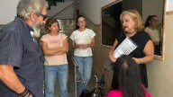 Los vecinos de la calle Terán trasladan al PP la falta de accesibilidad que sufren a diario