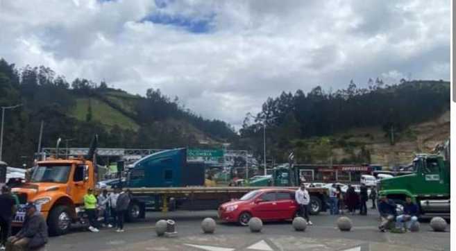 🚧 Cámara de Comercio de Pasto rechaza nuevo bloqueo en la vía Panamericana y pide soluciones estructurales