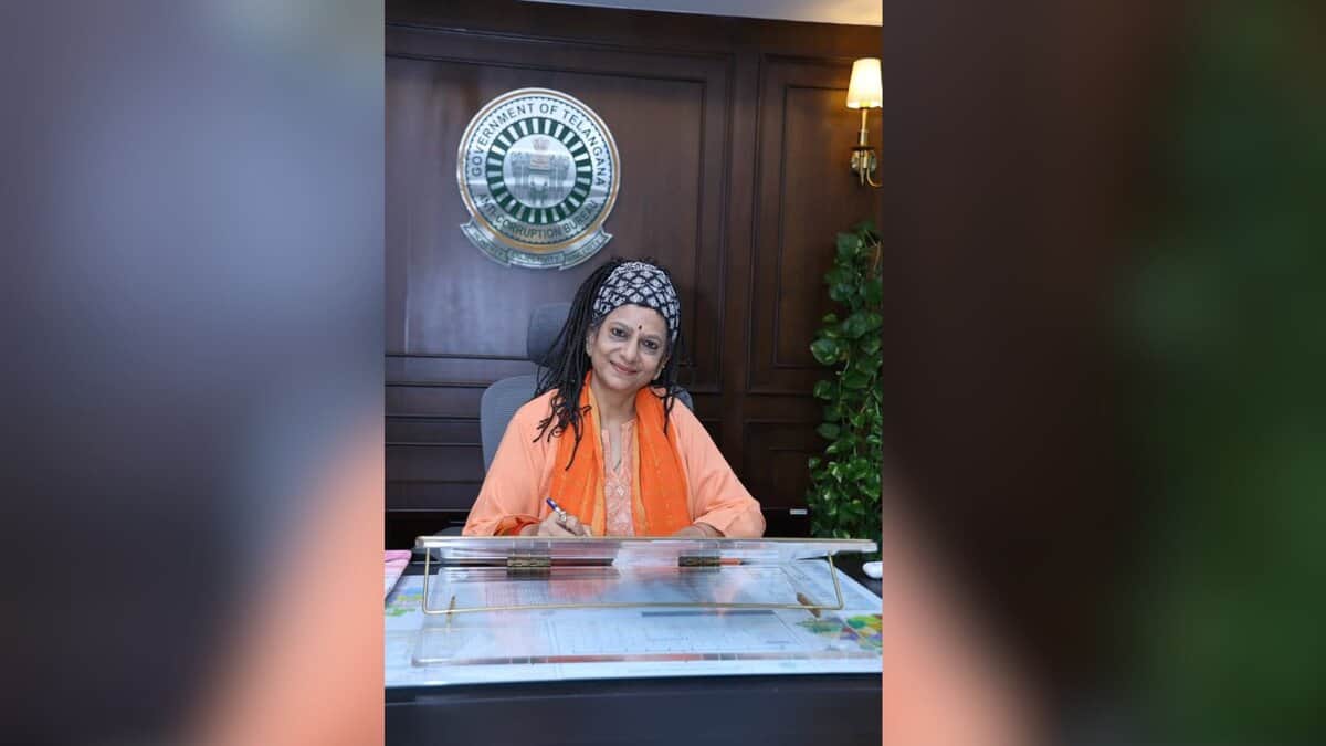 Charu Sinha takes charge as Telangana ACB’s Director General